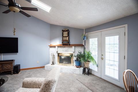 638 Seminole Trl, Georgetown, KY 40324 photo 2