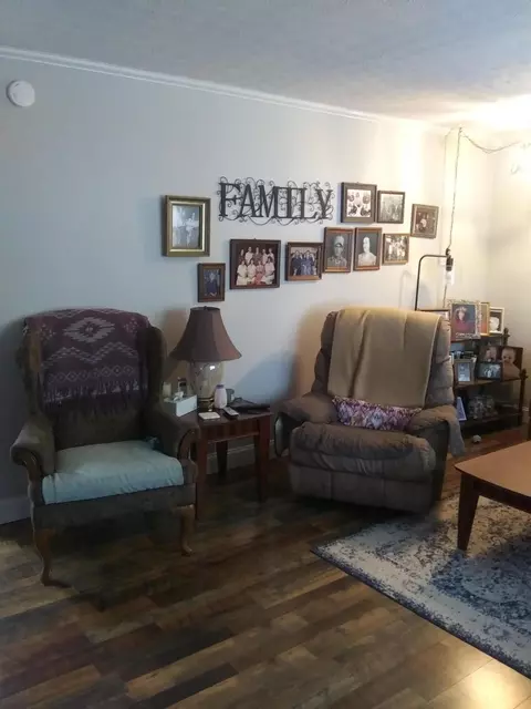 206 Persimmon, Corbin, KY 40701 photo 4