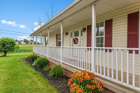 1012 Breezy Ln, Berea, KY 40403 photo 4