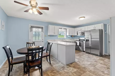 1012 Breezy Ln, Berea, KY 40403 photo 9