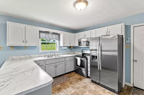 1012 Breezy Ln, Berea, KY 40403 photo 11