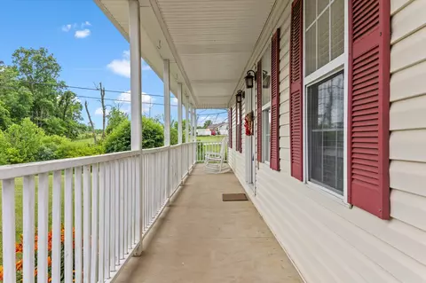1012 Breezy Ln, Berea, KY 40403 photo 3