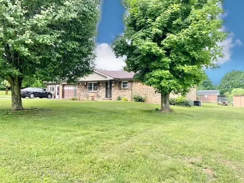 249 Sunset Dr, Bronston, KY 42518 photo 2