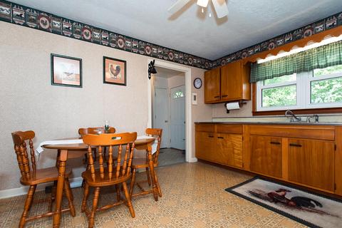 58 Vine St, Stanton, KY 40380 photo 9