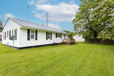 58 Vine St, Stanton, KY 40380 photo 3