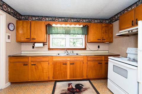 58 Vine St, Stanton, KY 40380 photo 8