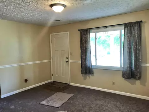 680 Eastview St, Grayson, KY 41143 photo 3
