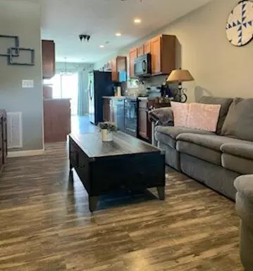 137 Center St, Morehead, KY 40351 photo 3