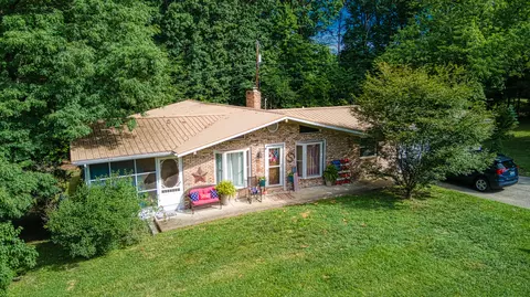 225 Circle Dr, Morehead, KY 40351 photo 1