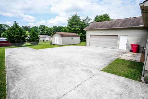 55 Bryan Dr, Corbin, KY 40701 photo 3