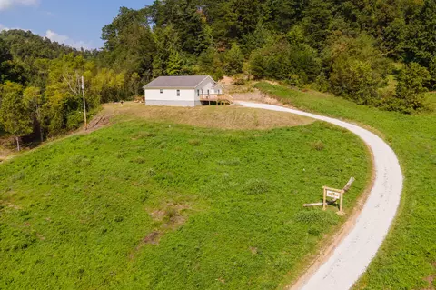 68 Spring St, Hazel Green, KY 41332