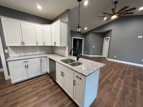 381 Legend Ln, Corbin, KY 40701 photo 5