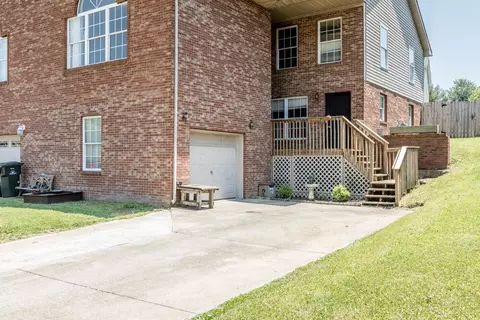 315 Williamsburg Ln, Georgetown, KY 40324 photo 2