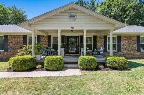 219 Augusta Dr, Georgetown, KY 40324 photo 3