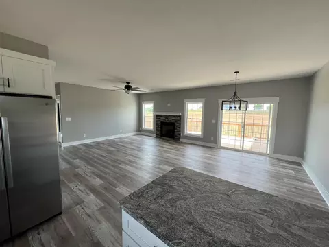 360 Dorton Dr, Lancaster, KY 40444 photo 6