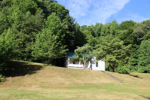 79 Mcgaffee Cemetery Rd, Pineville, KY 40977