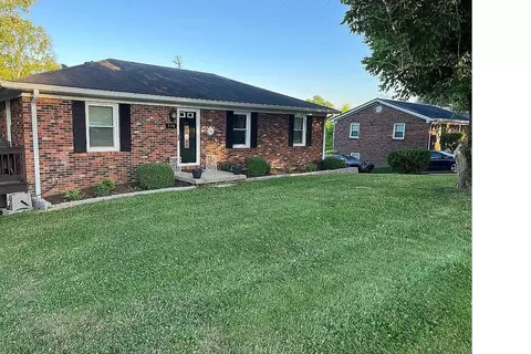 146 Estes Dr, Lancaster, KY 40444 photo 1