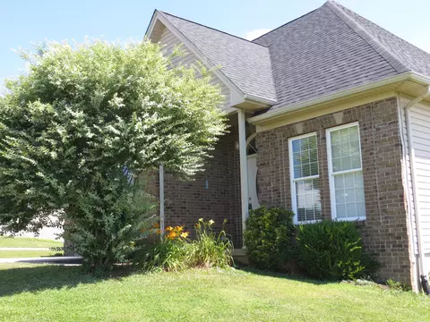 209 Pendleton Ln, Frankfort, KY 40601 photo 3