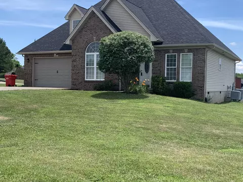 209 Pendleton Ln, Frankfort, KY 40601 photo 2
