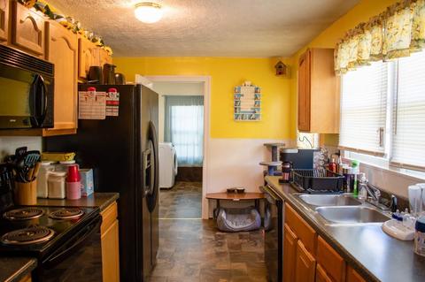 296 Washington St, Stanton, KY 40380 photo 3