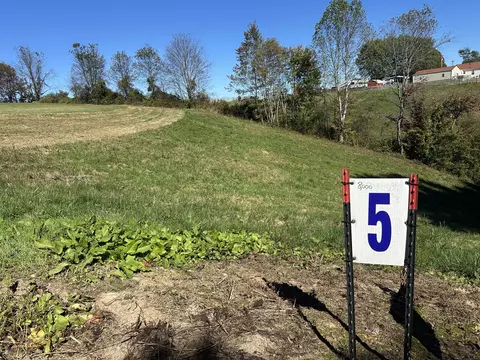 5 Golden Pond Dr, London, KY 40741