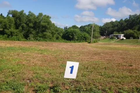 5 Apple Valley Way, East Bernstadt, KY 40729