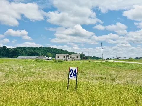 18 Turkey Loop, East Bernstadt, KY 40729