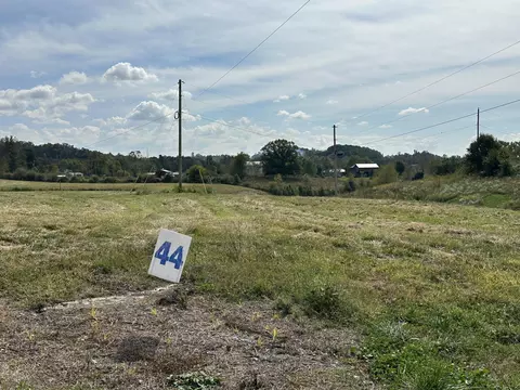 44 Bull Run, East Bernstadt, KY 40729