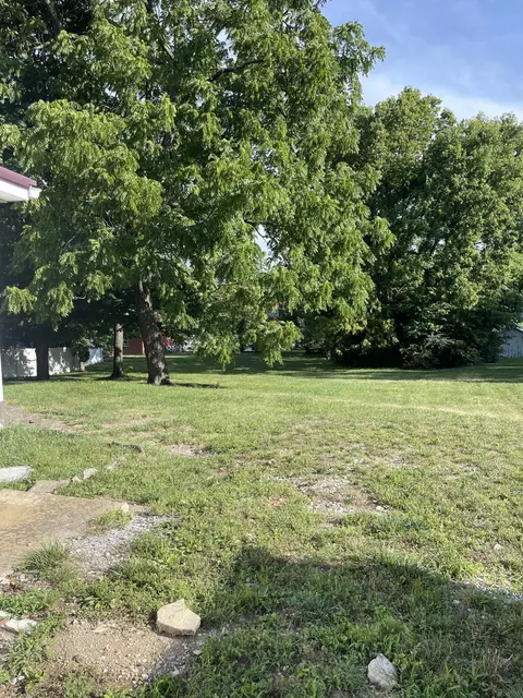305 W Maple Ave, Lancaster, KY 40444 photo 36