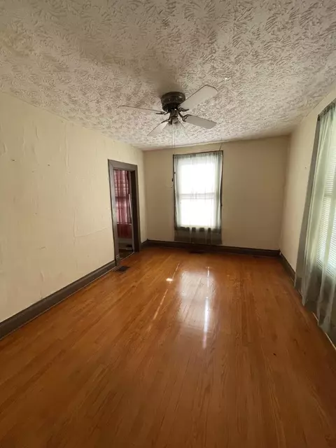 305 W Maple Ave, Lancaster, KY 40444 photo 9