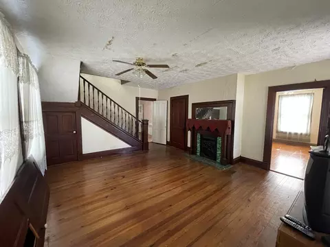 305 W Maple Ave, Lancaster, KY 40444 photo 6