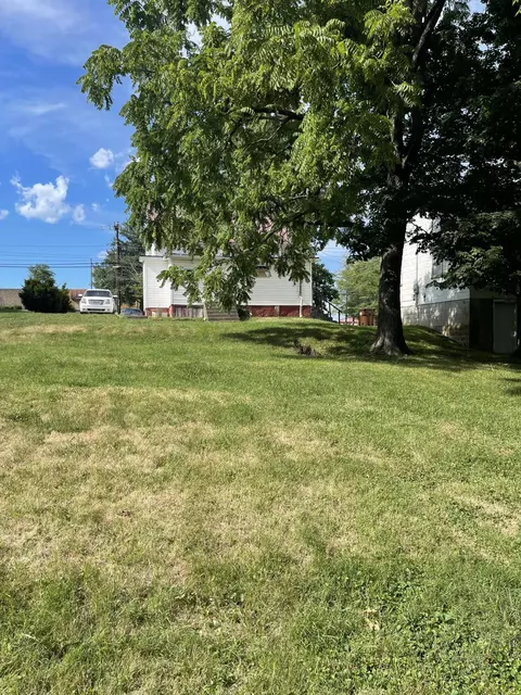 305 W Maple Ave, Lancaster, KY 40444 photo 31