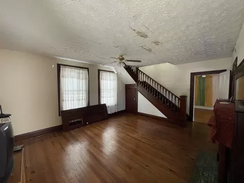 305 W Maple Ave, Lancaster, KY 40444 photo 4