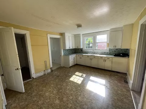 305 W Maple Ave, Lancaster, KY 40444 photo 7