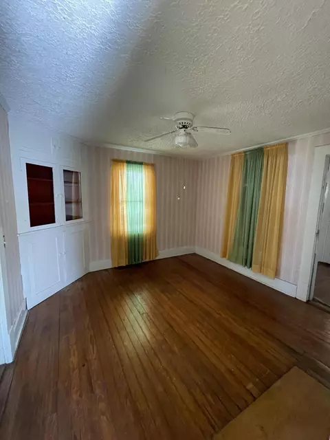 305 W Maple Ave, Lancaster, KY 40444 photo 8