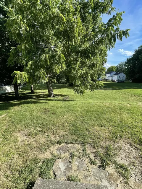 305 W Maple Ave, Lancaster, KY 40444 photo 39