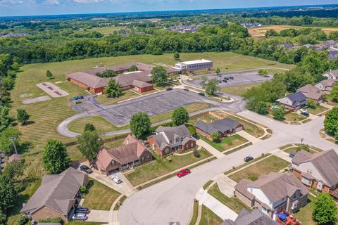 995 E Binderton Pl, Versailles, KY 40383 photo 2