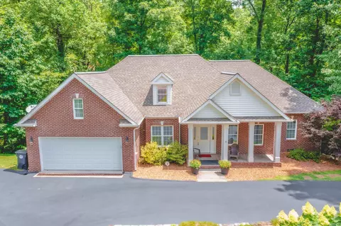 1220 Forest Circle Dr, Corbin, KY 40701 photo 1