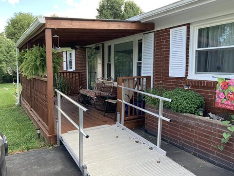 127 Maple Ln, Science Hill, KY 42553 photo 1