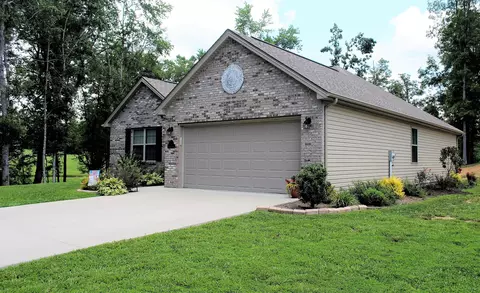 140 Oakdale Dr, Corbin, KY 40701 photo 1