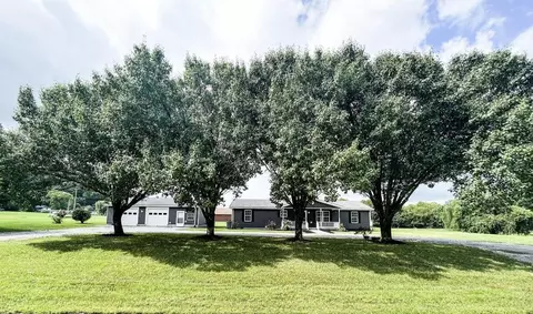 215 Abney Dr, Berea, KY 40403 photo 1