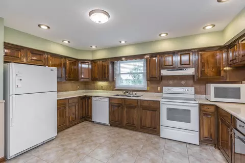 103 Heritage Dr, Richmond, KY 40475 photo 11