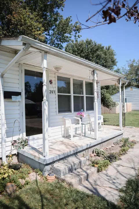203 Dinsmore St, Berea, KY 40403 photo 2