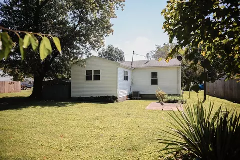 203 Dinsmore St, Berea, KY 40403 photo 17