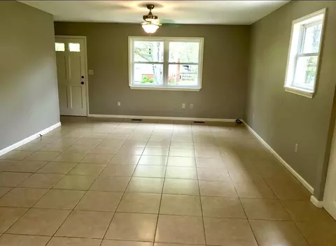 103 Lee Dr, Richmond, KY 40475 photo 2