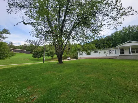 2472 Dreyfus Rd, Waco, KY 40385 photo 3