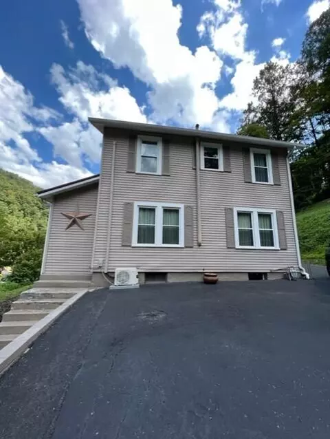 1435 Marrowbone Creek Rd, Elkhorn City, KY 41522