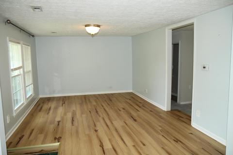 24 Sears Ln, Berea, KY 40403 photo 3