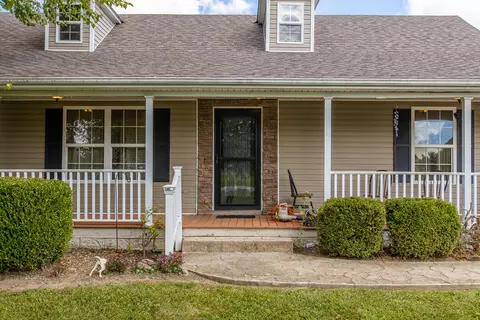 100 Bright Leaf Dr, Lancaster, KY 40444 photo 2
