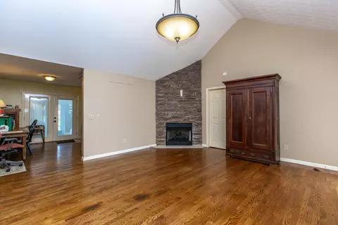 100 Bright Leaf Dr, Lancaster, KY 40444 photo 7